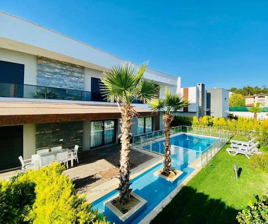 Kusadasi Nda Havuzlu Villa Oasis Evleri 8
