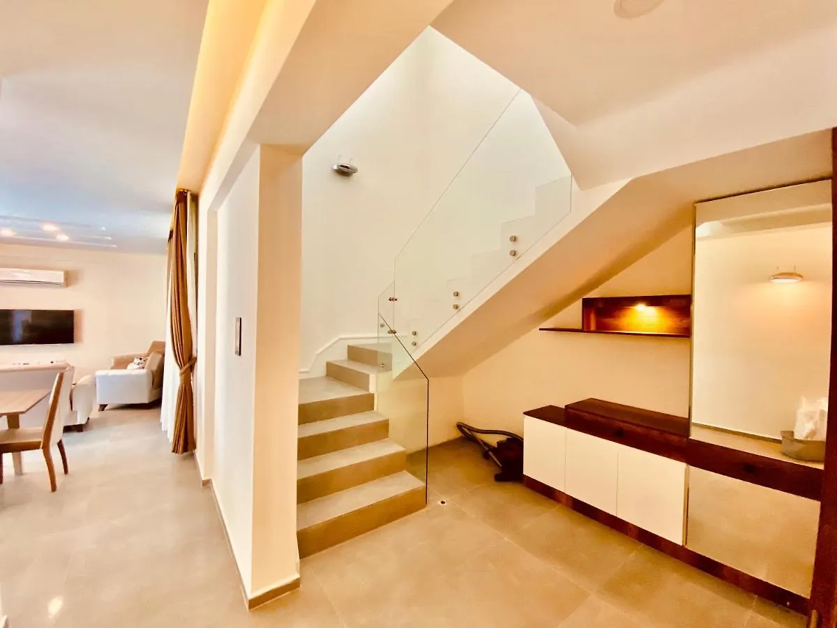 Kusadasi Nda Havuzlu Villa Oasis Evleri 8 0*,